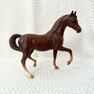 Breyer Classic Chestnut Arabian Mare 3055 Made USA Plastic Horse Trotting Figure
